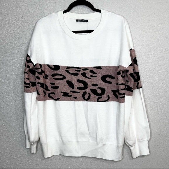 Pretty Garden Womens XL Crewneck Pullover Sweater White Animal Print NEW - Picture 1 of 9